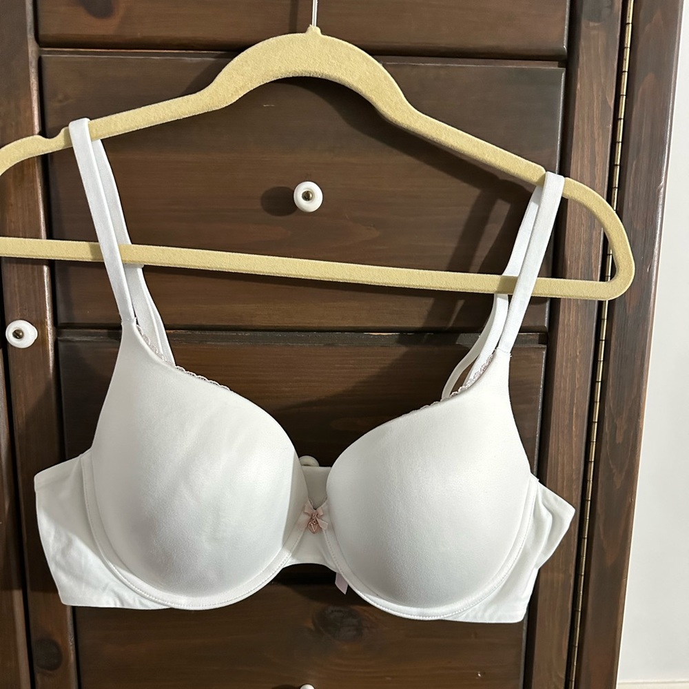 Body by Victoria perfect shape bra 38C white with pink bow